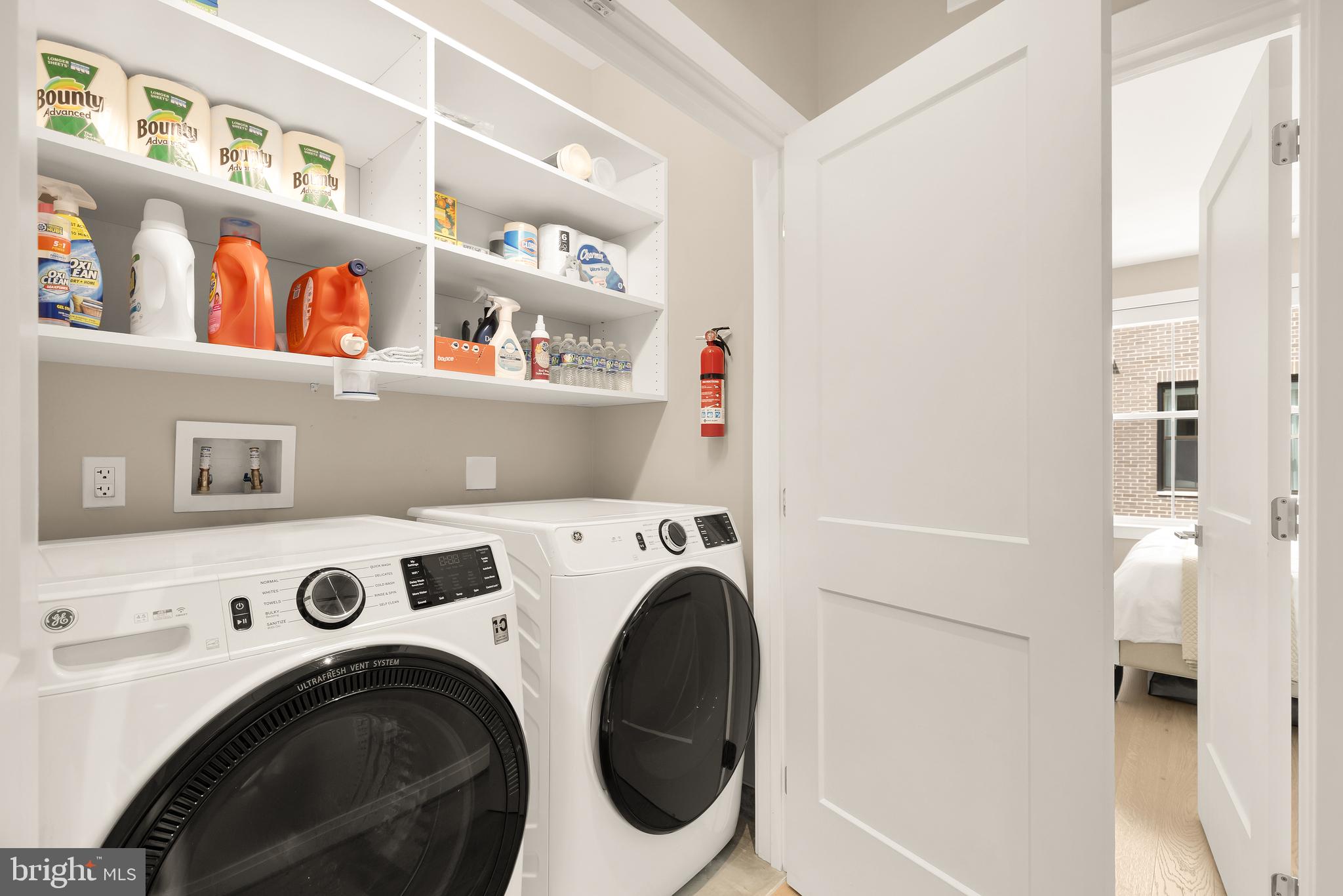 215 MONTGOMERY STREET