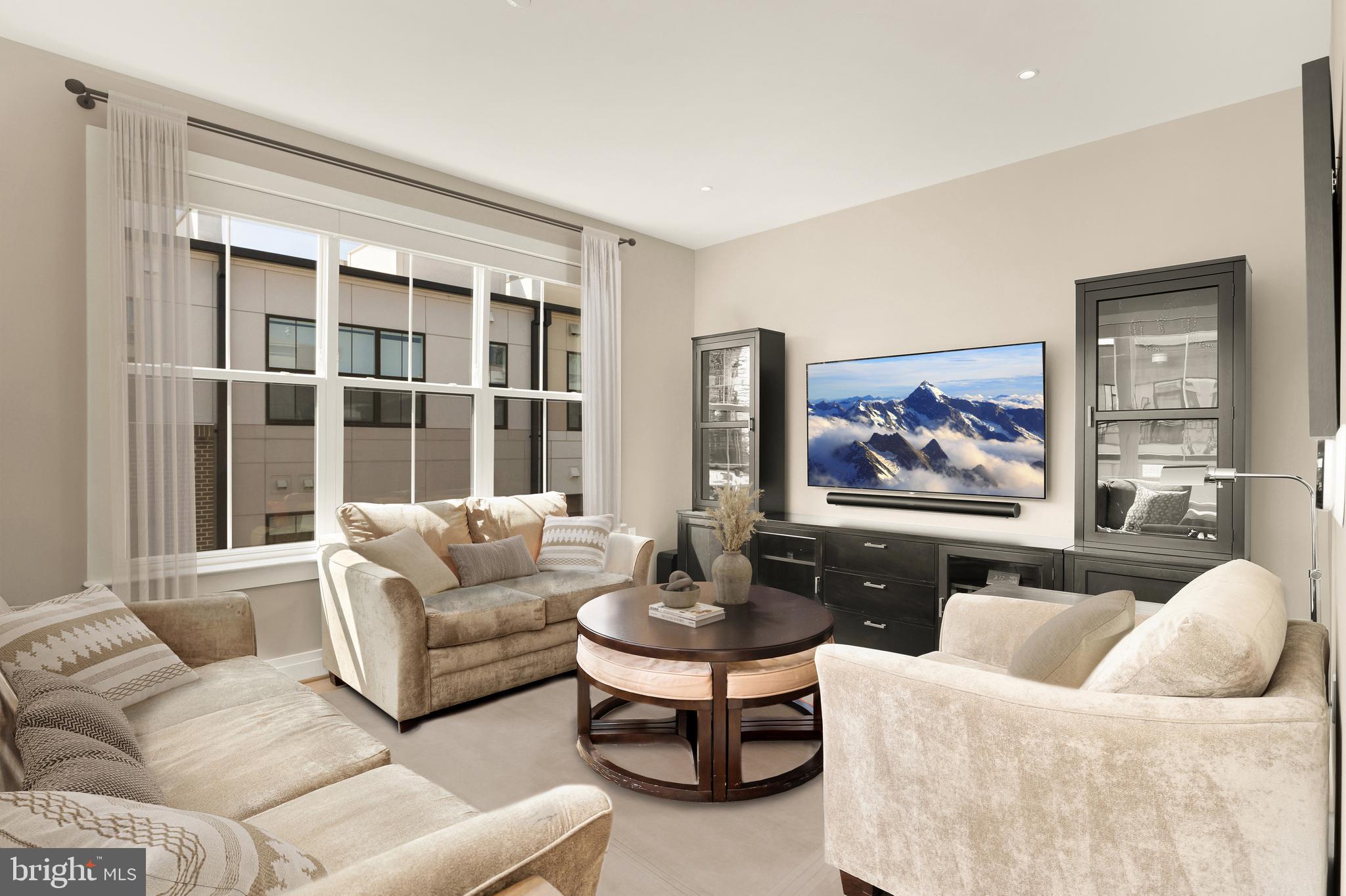 215 MONTGOMERY STREET