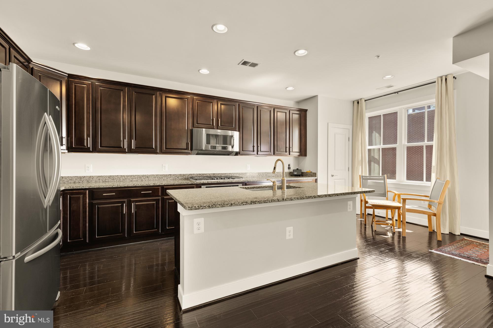 619 MCKENZIE AVENUE 102