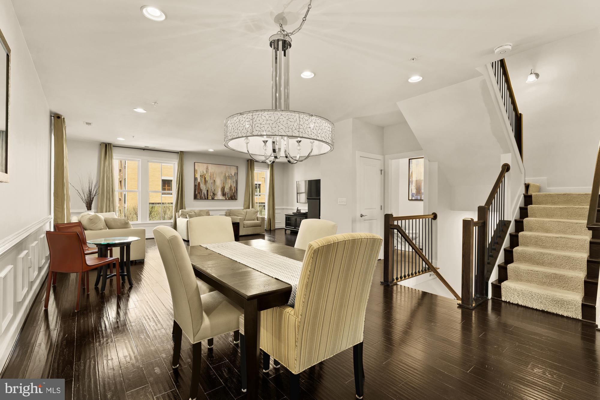 619 MCKENZIE AVENUE 102