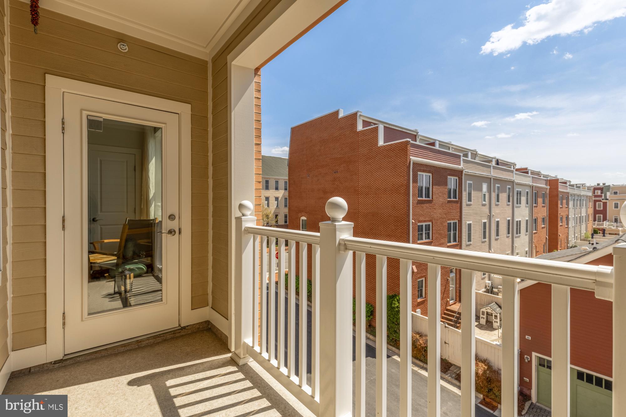 619 MCKENZIE AVENUE 102