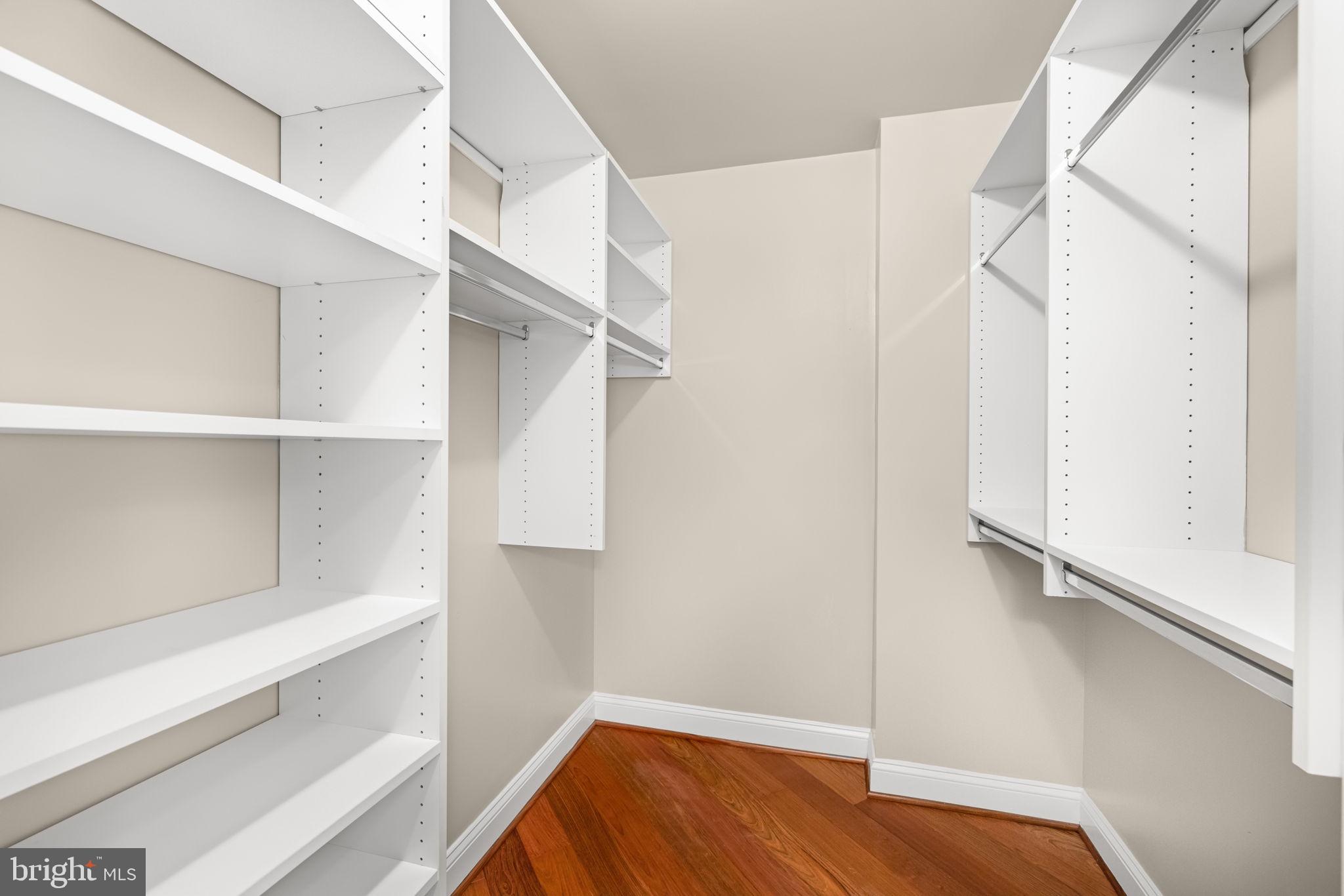 11776 STRATFORD HOUSE PLACE 907