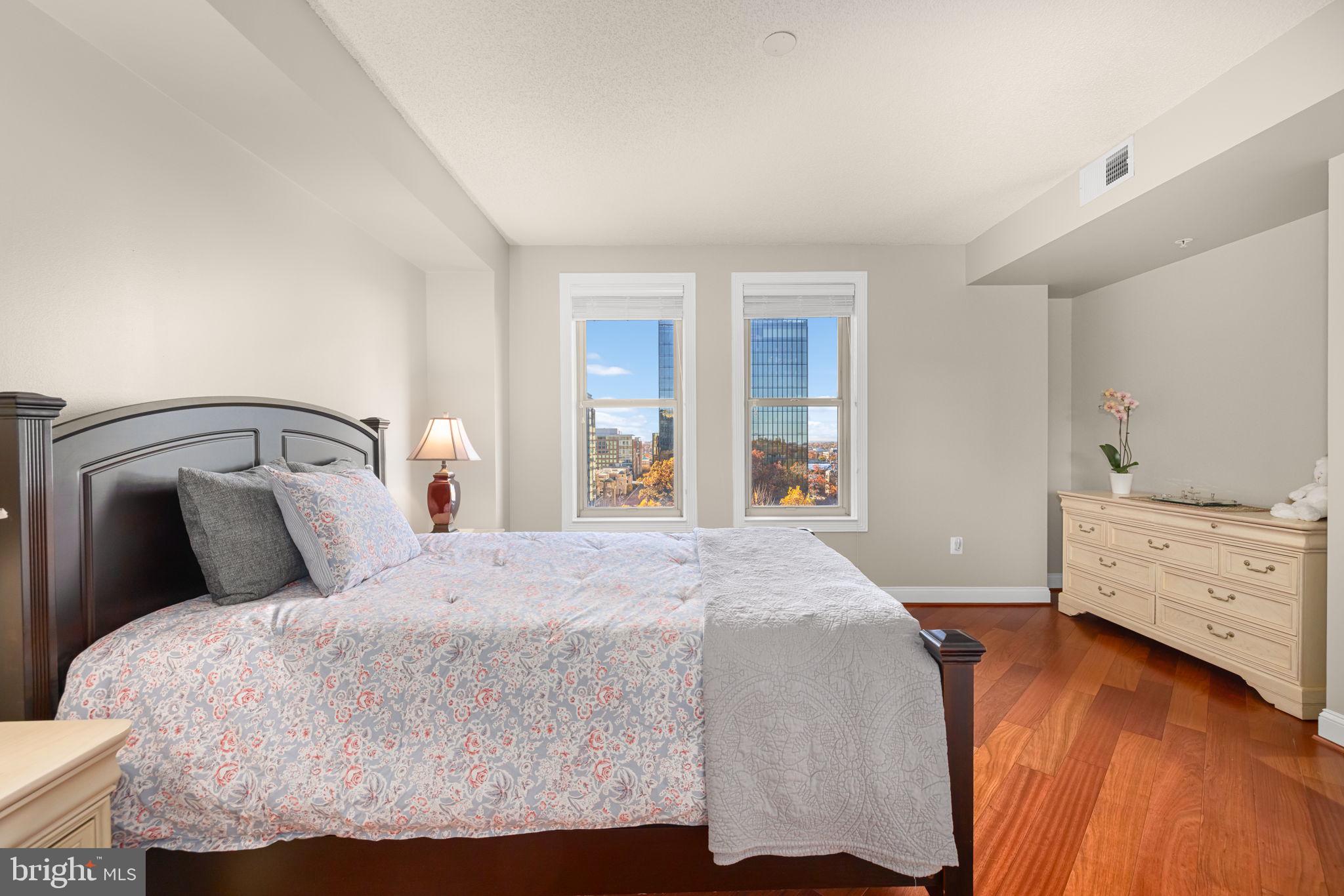 11776 STRATFORD HOUSE PLACE 907