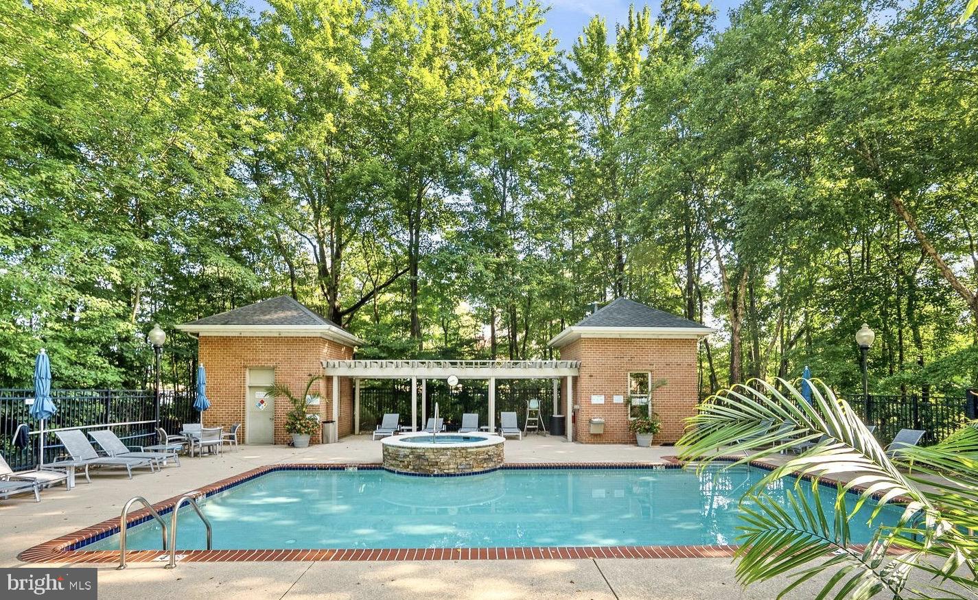 11776 STRATFORD HOUSE PLACE 907