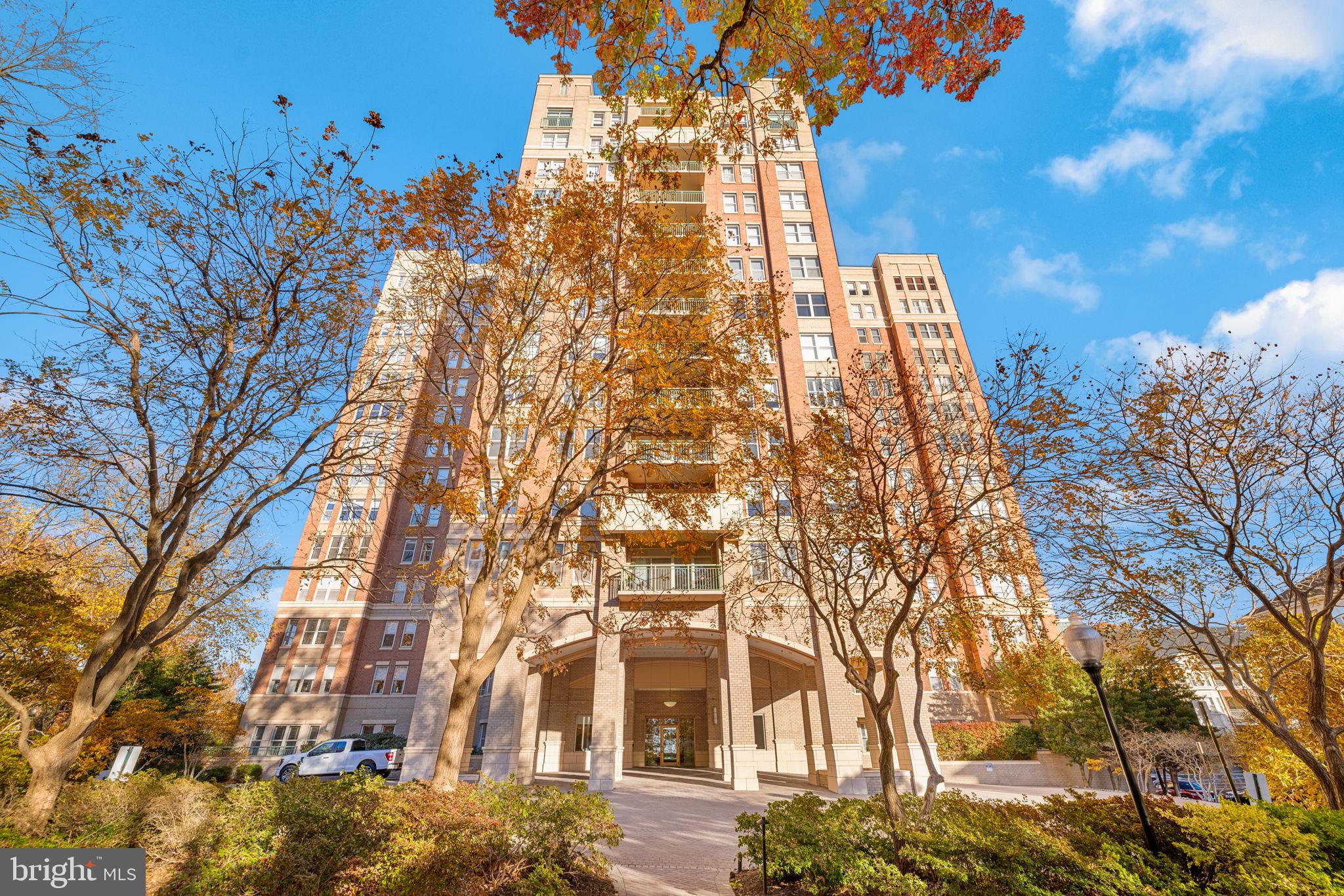 11776 STRATFORD HOUSE PLACE 907