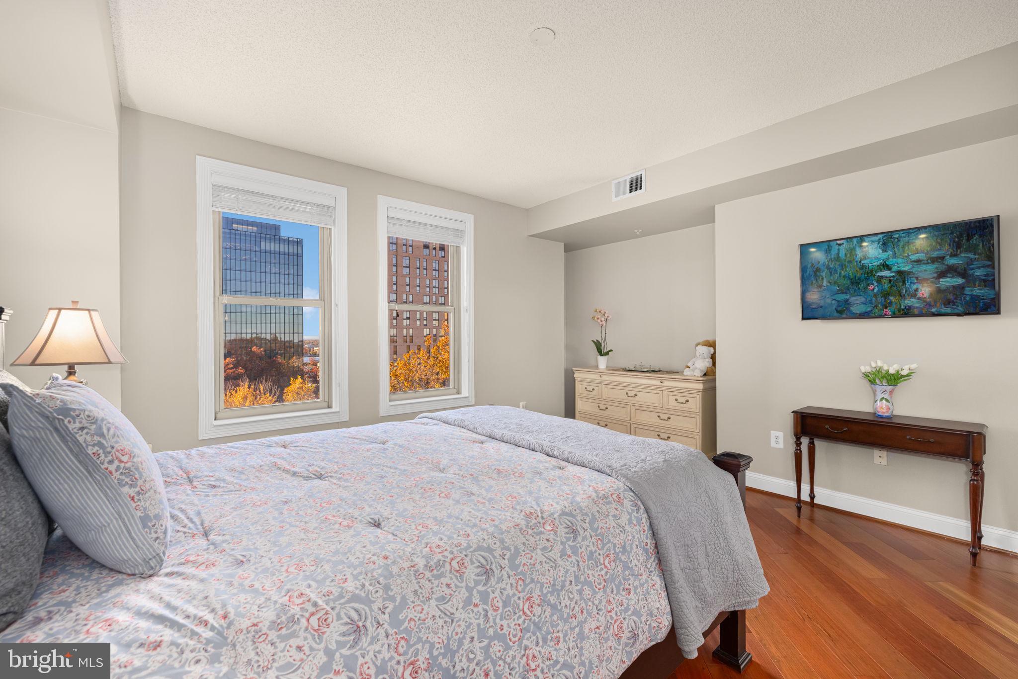 11776 STRATFORD HOUSE PLACE 907