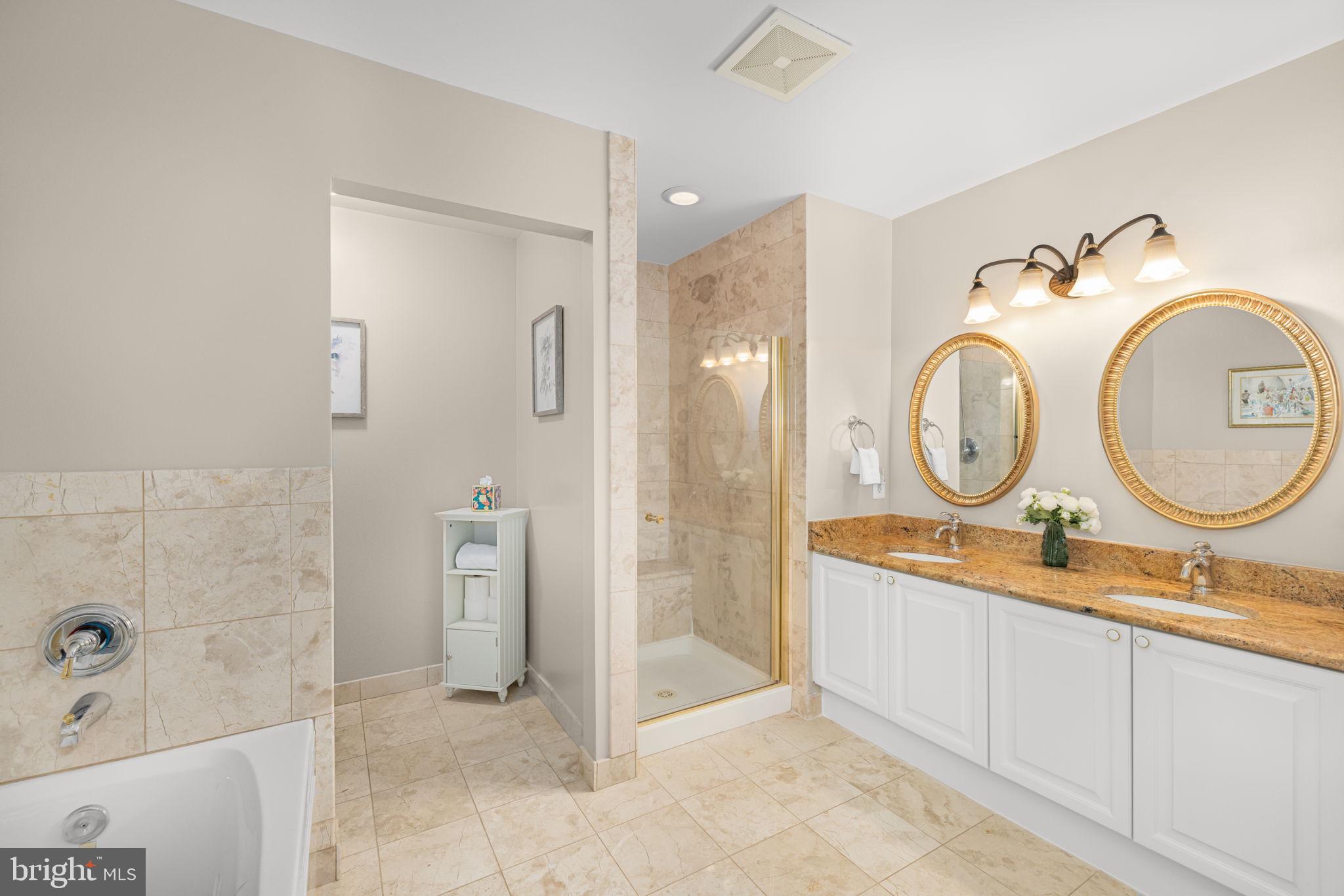 11776 STRATFORD HOUSE PLACE 907