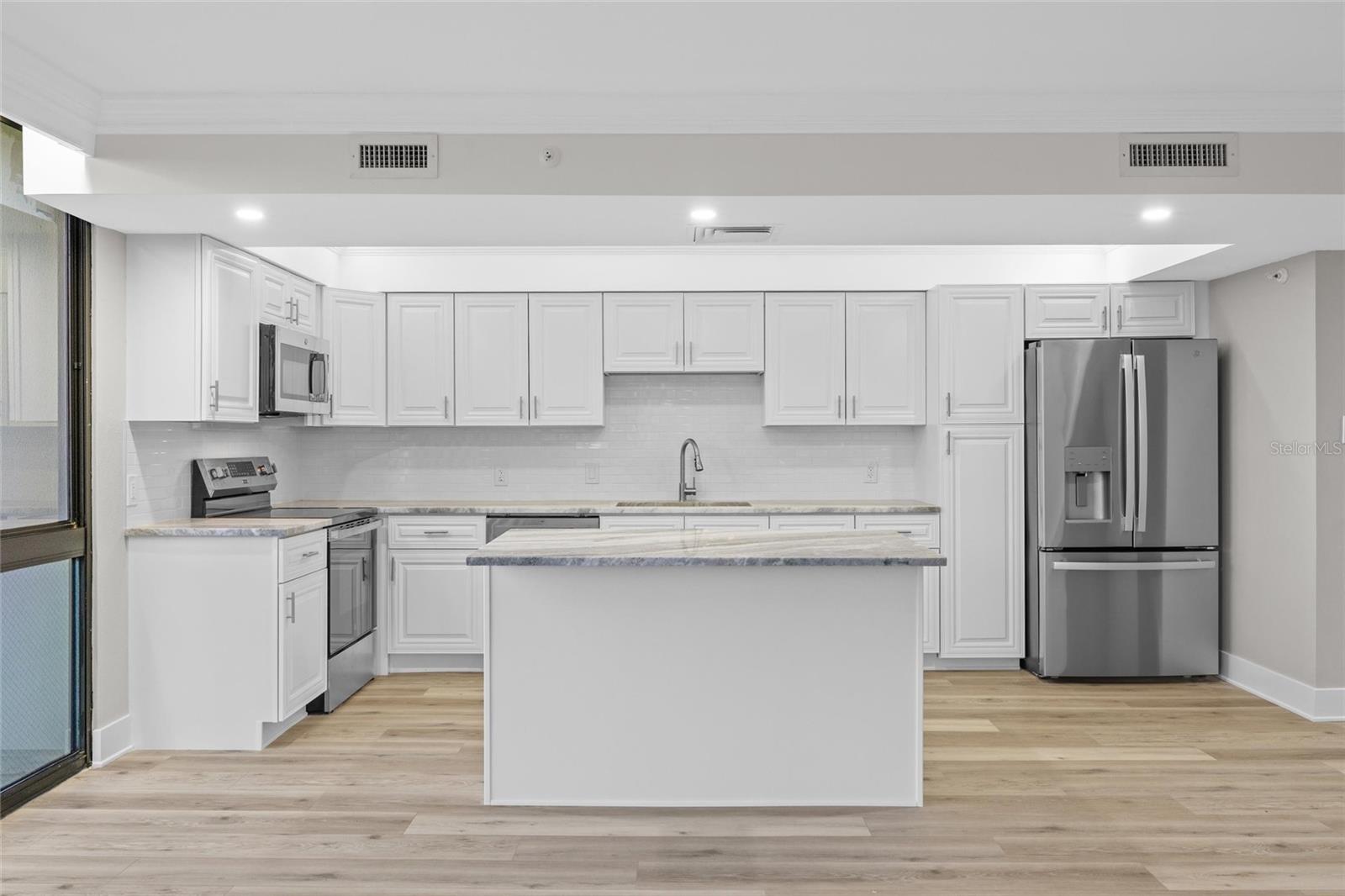 3301 BAYSHORE BLVD #503