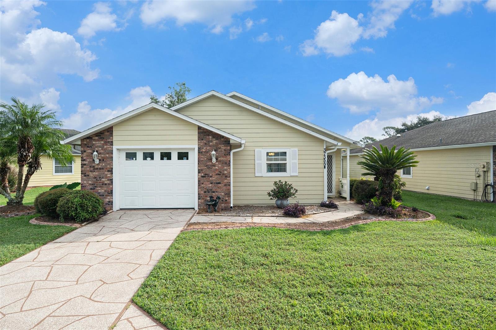 37355 DERBYSHIRE DR