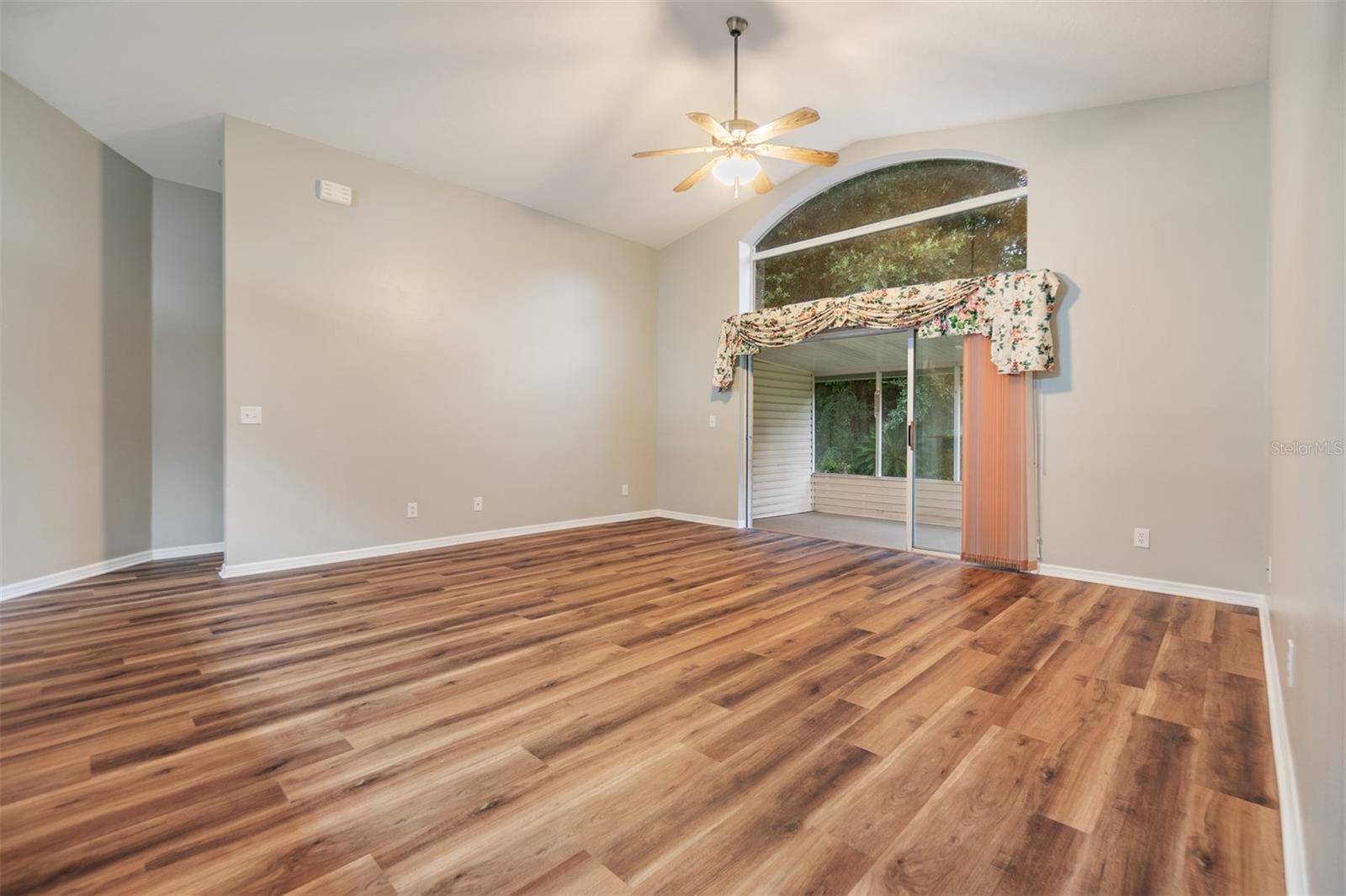 6928 STEPHENS PATH