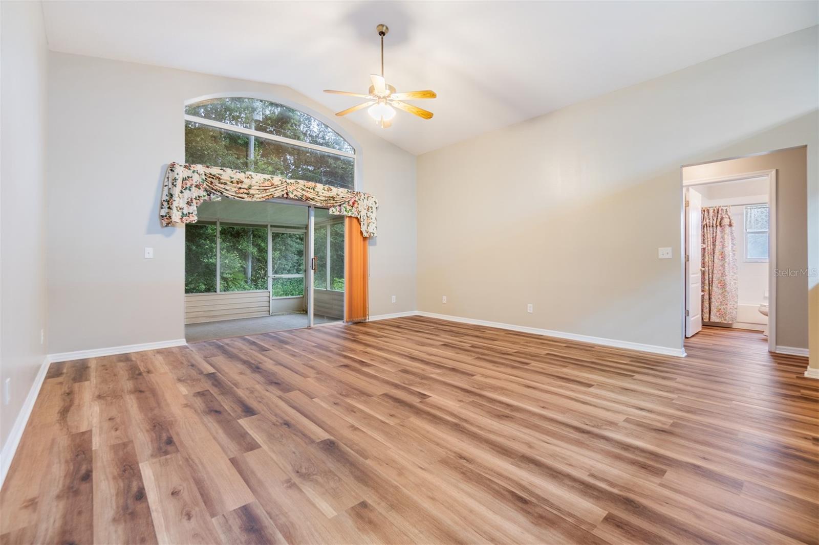 6928 STEPHENS PATH