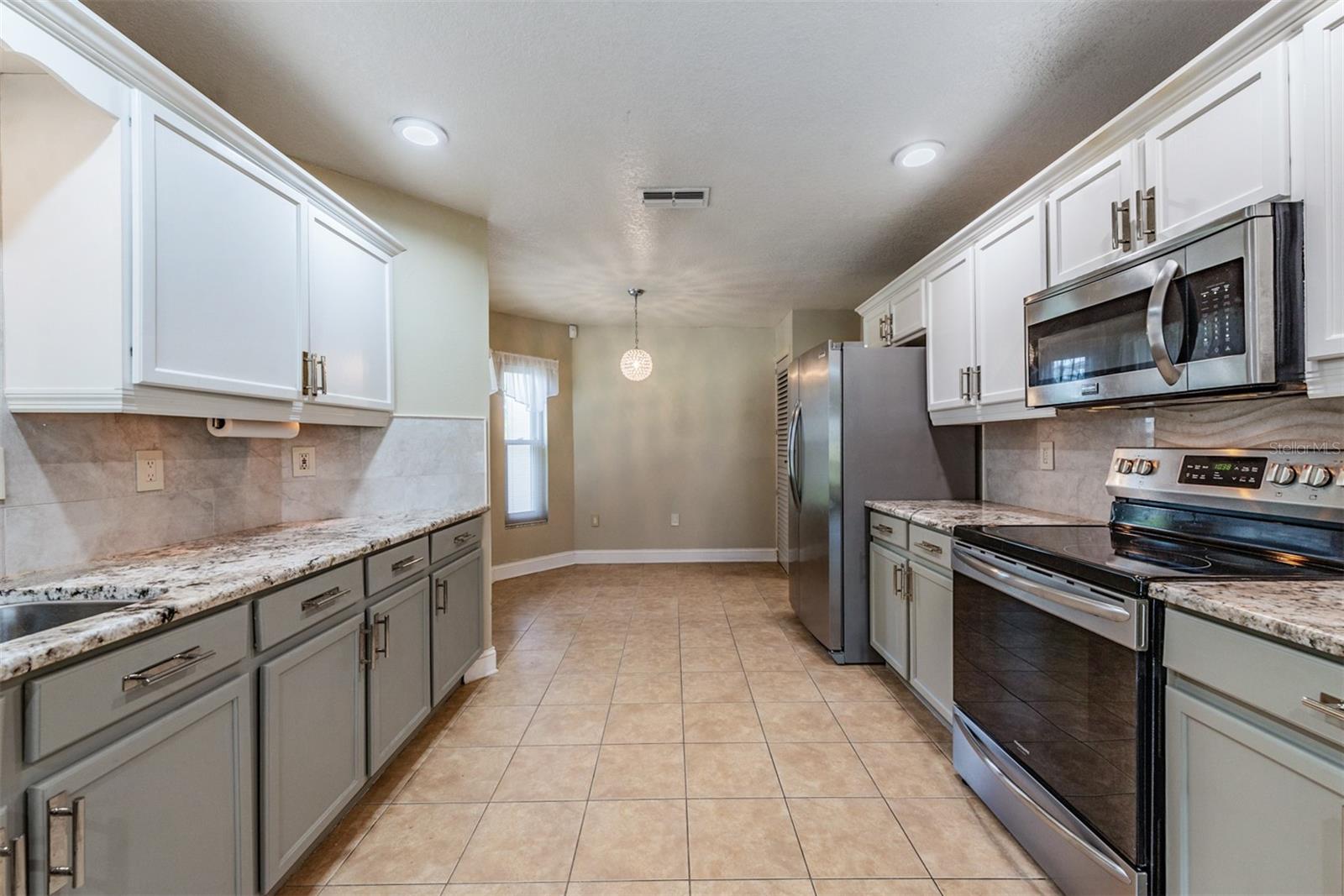 10520 COLLAR DR