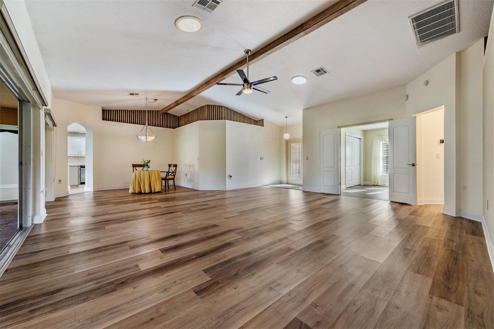 10520 COLLAR DR