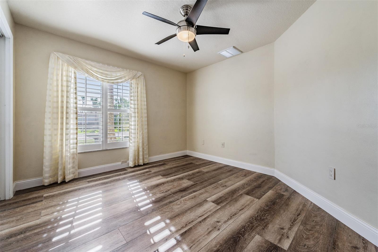 10520 COLLAR DR