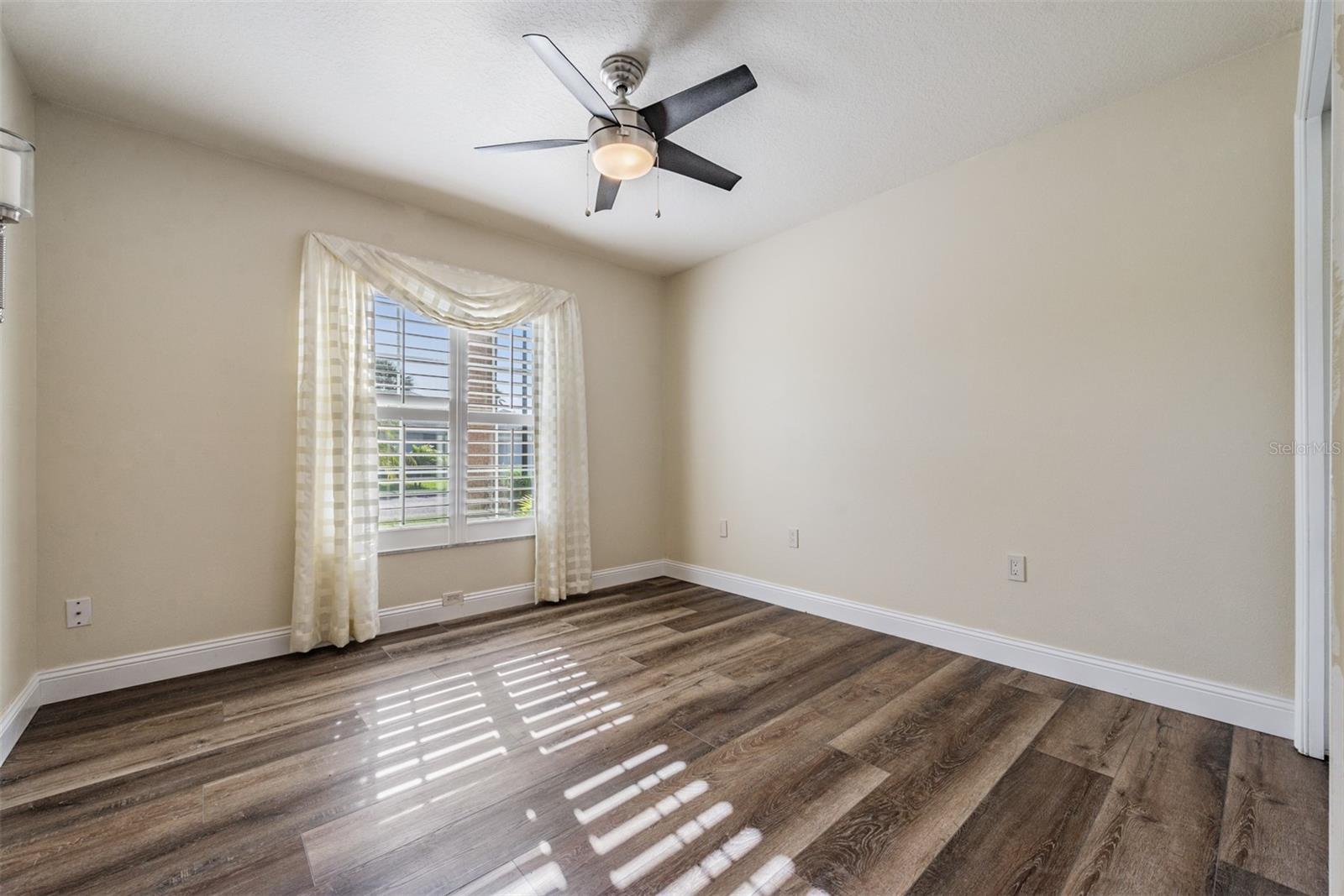 10520 COLLAR DR