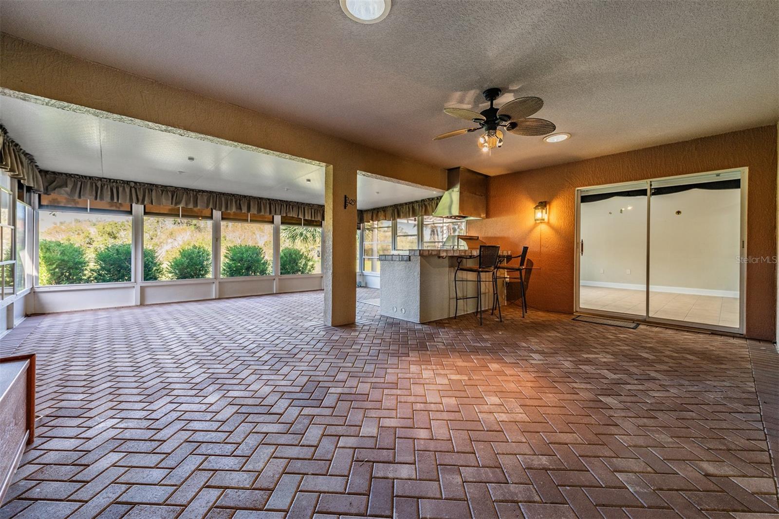 10520 COLLAR DR