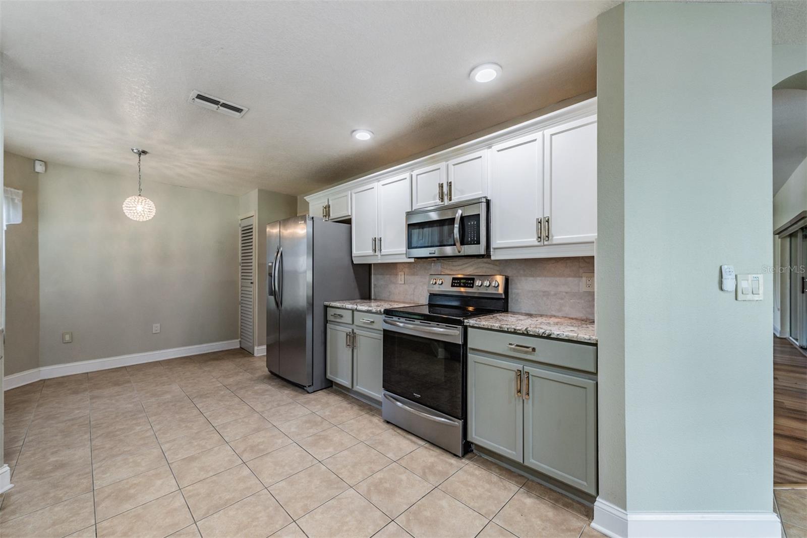 10520 COLLAR DR