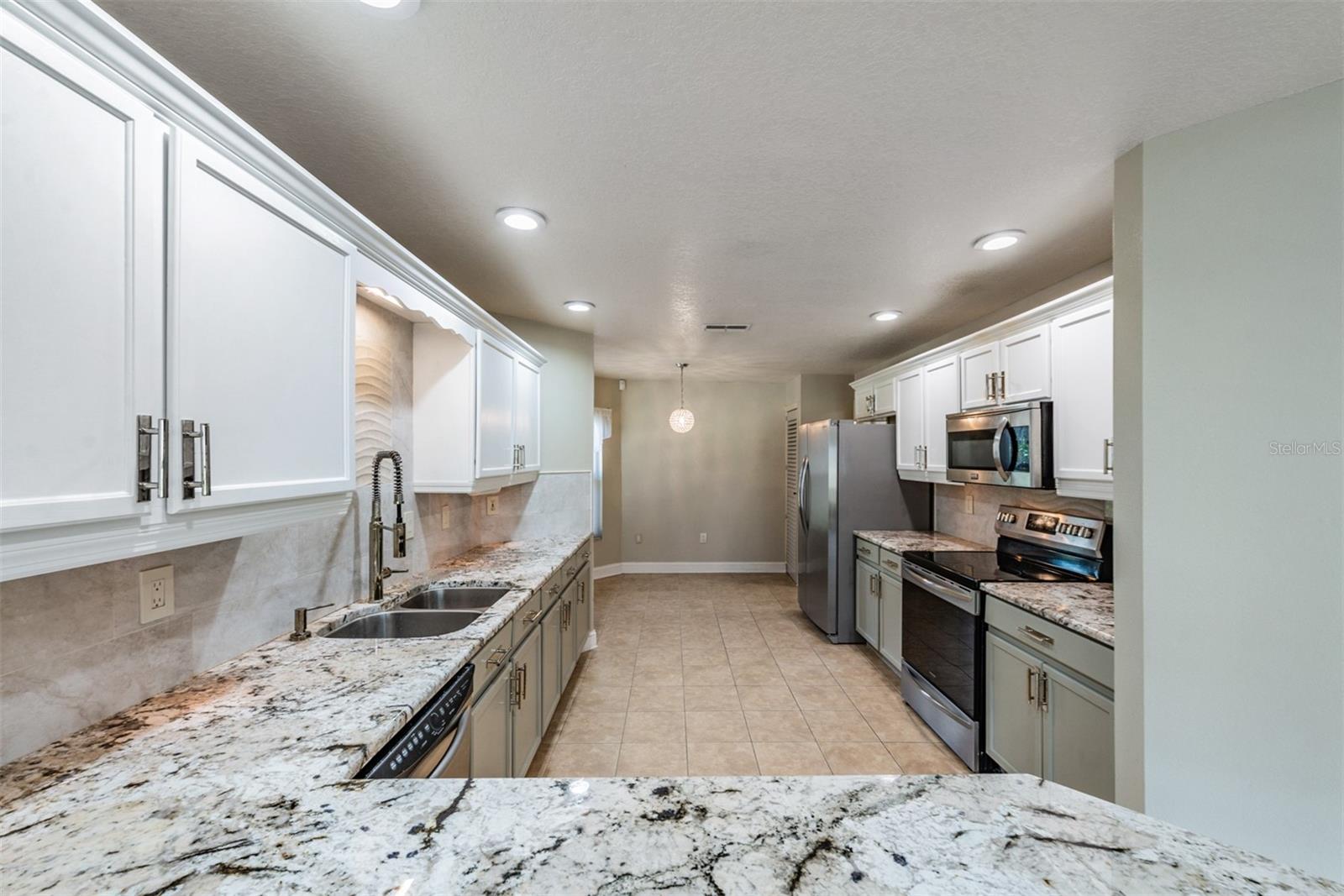10520 COLLAR DR