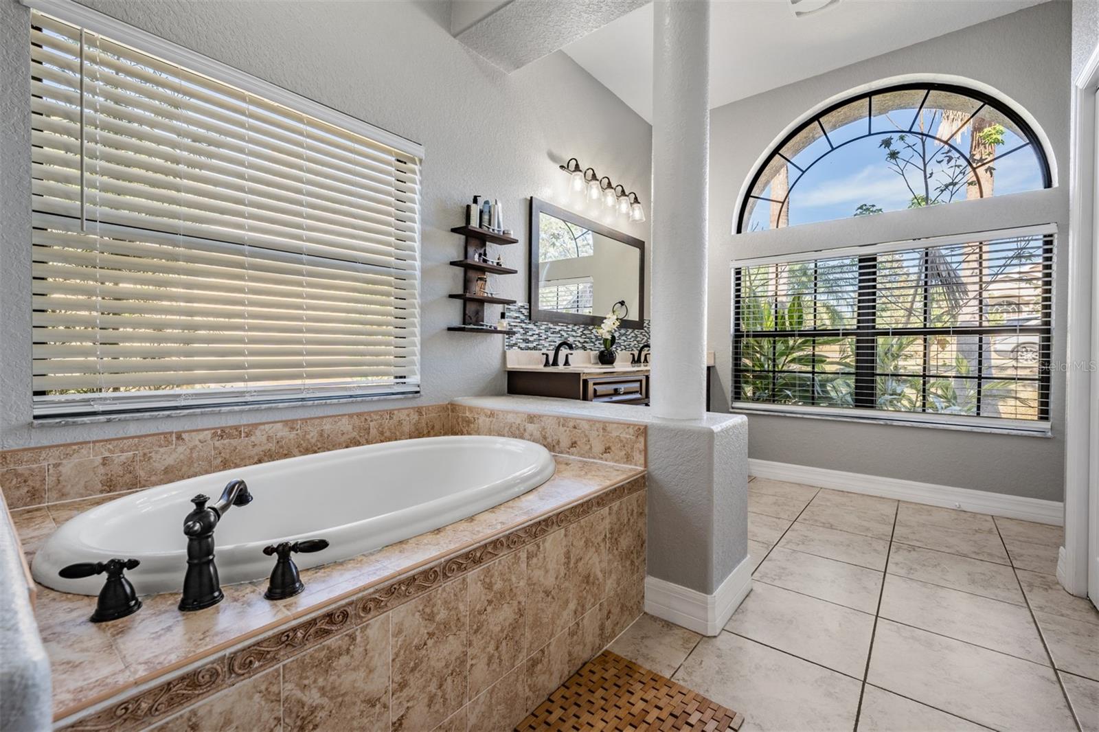 12306 WOODLANDS CIR