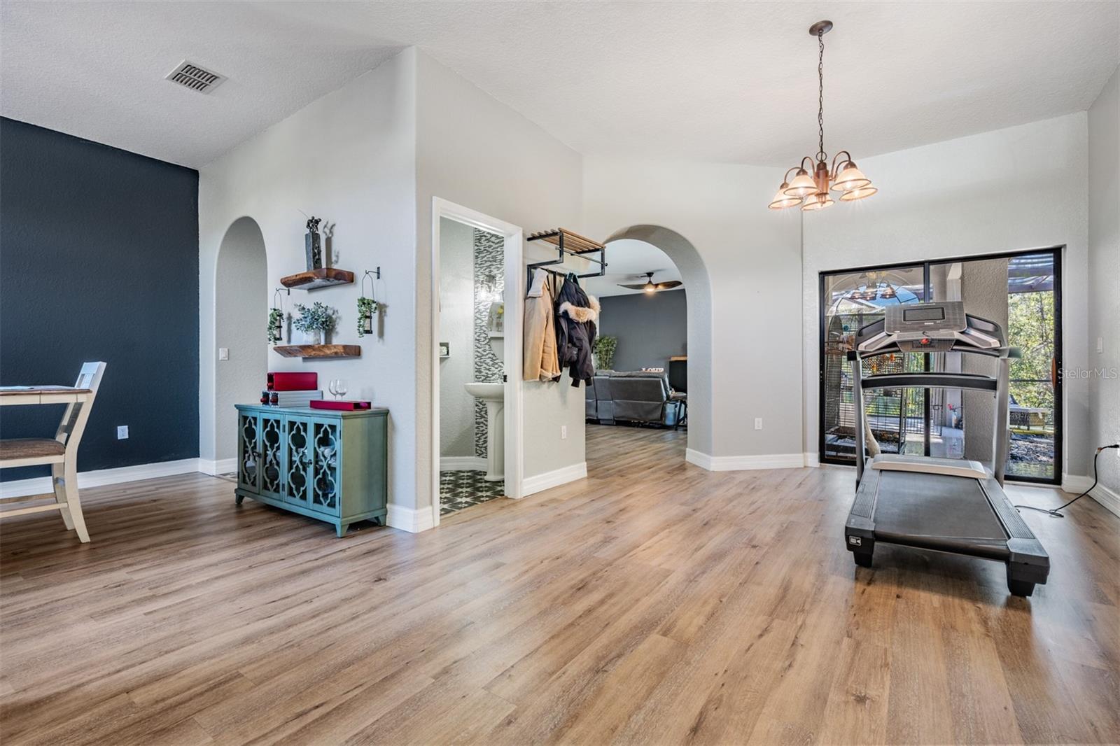12306 WOODLANDS CIR