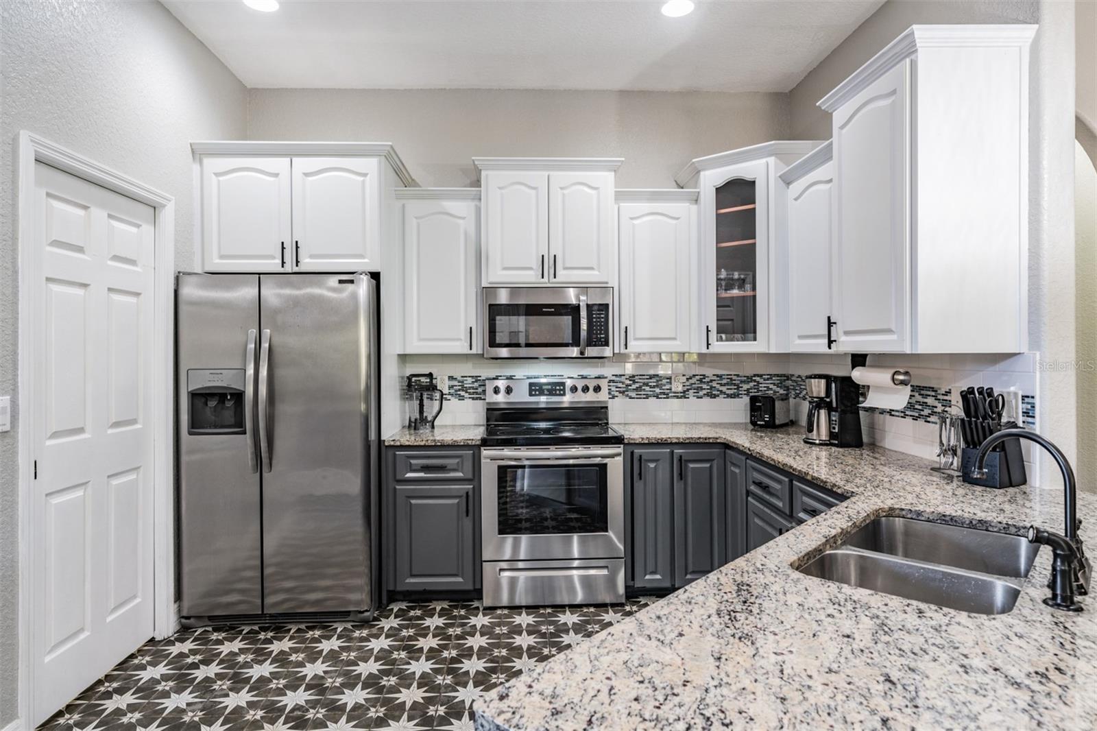 12306 WOODLANDS CIR