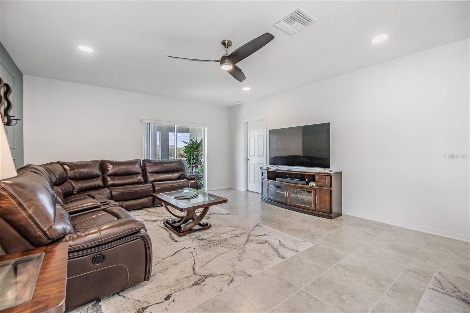 12285 HILLTOP FARMS DR