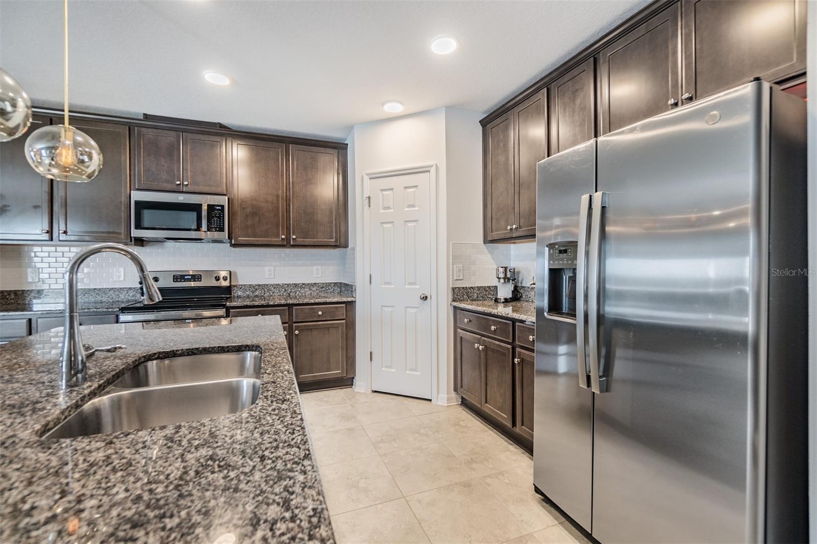 12285 HILLTOP FARMS DR