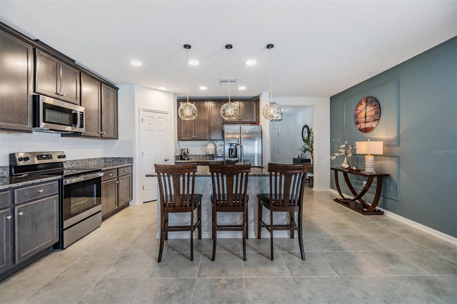 12285 HILLTOP FARMS DR