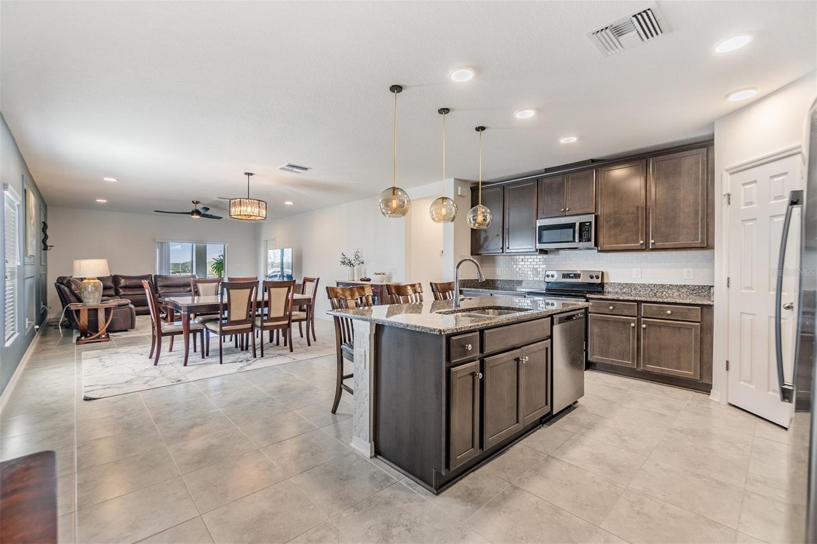 12285 HILLTOP FARMS DR