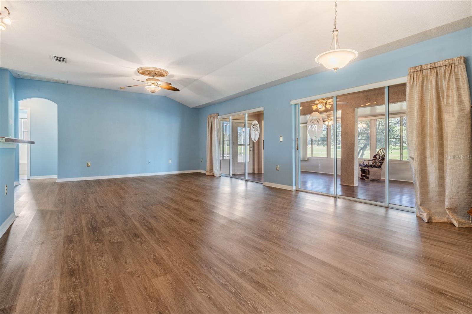 10237 COLLAR DR