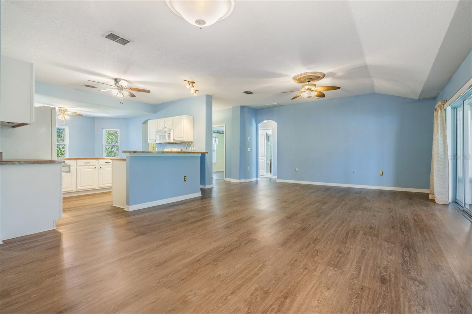 10237 COLLAR DR