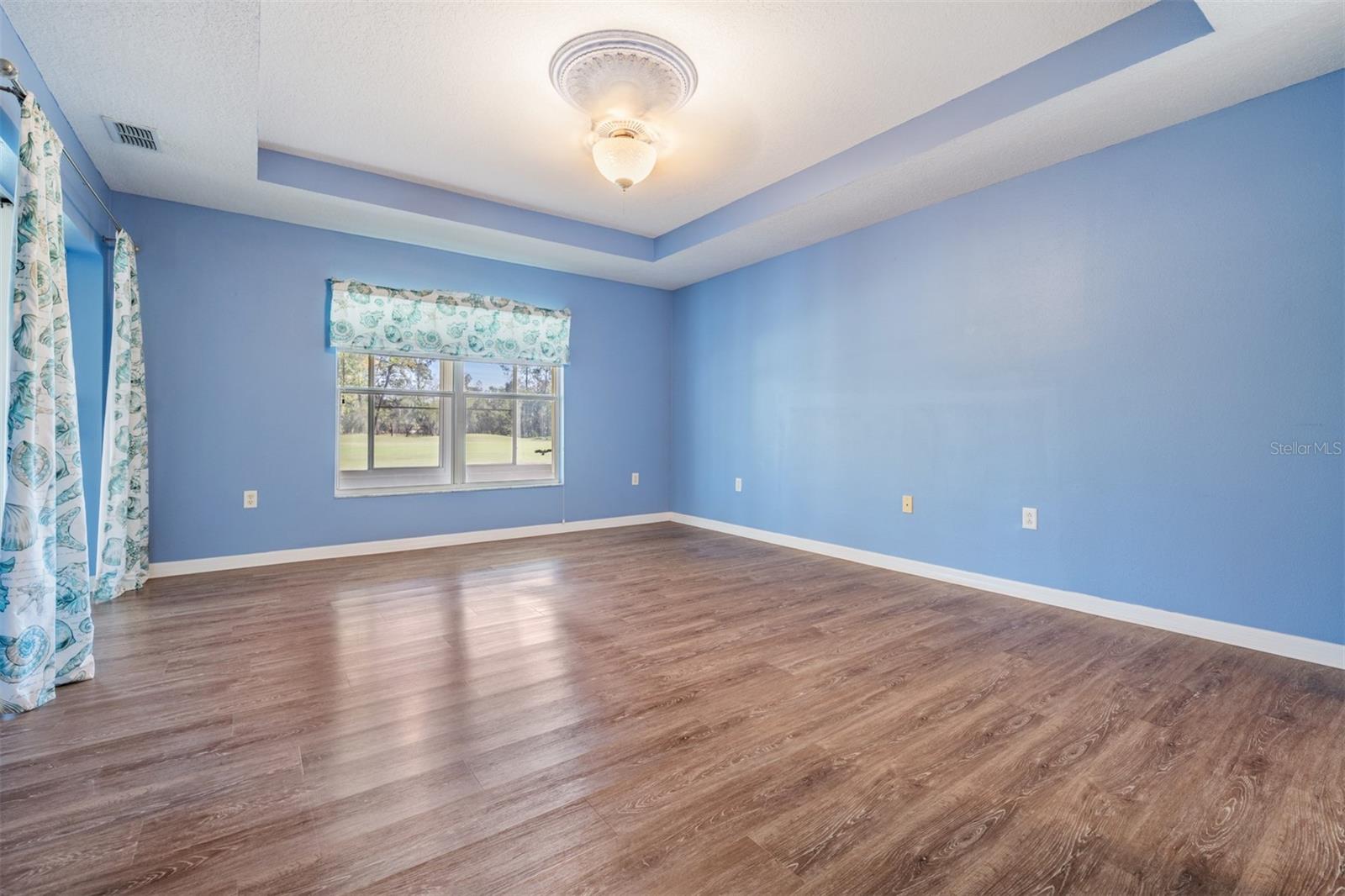 10237 COLLAR DR