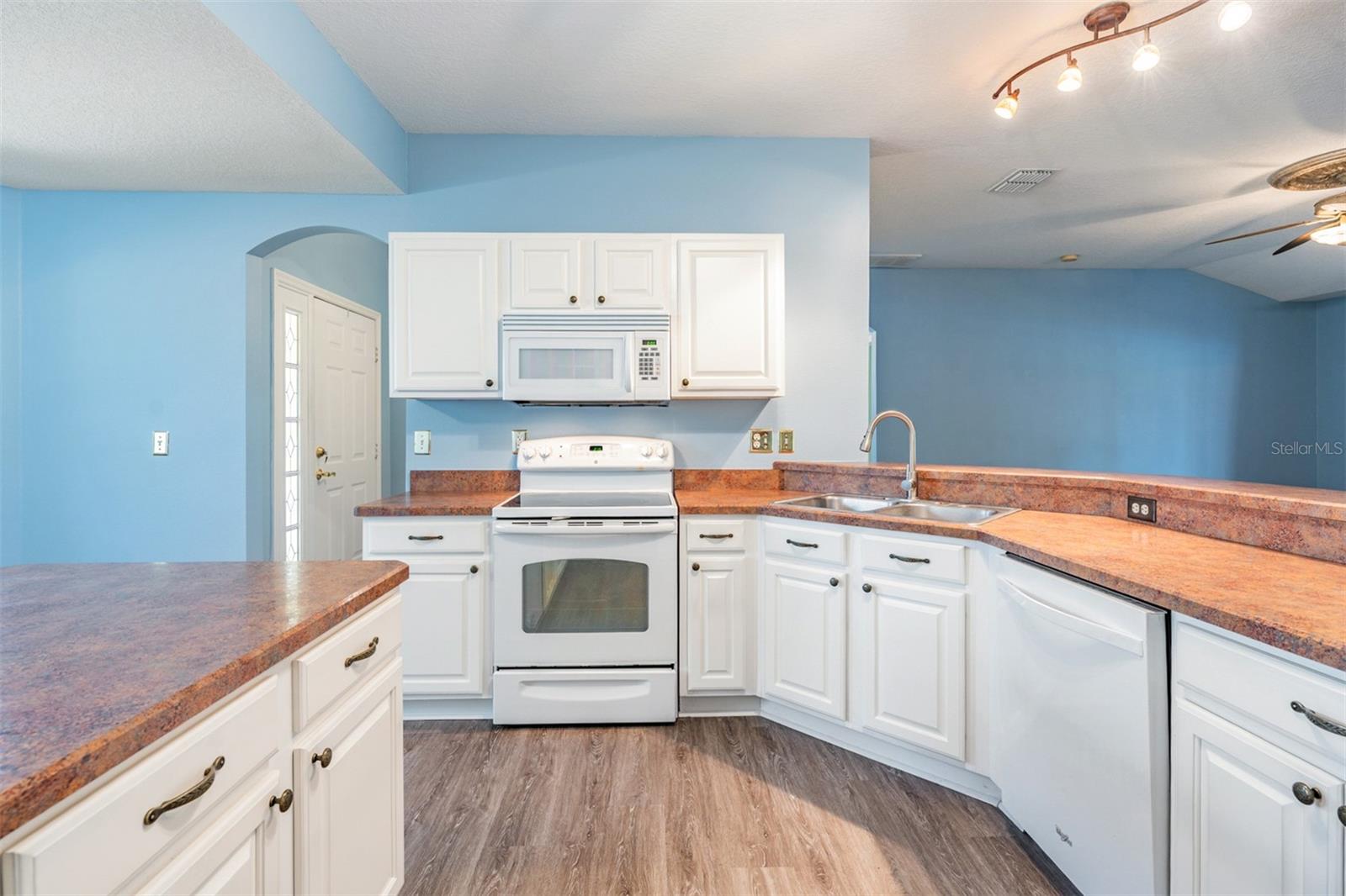 10237 COLLAR DR
