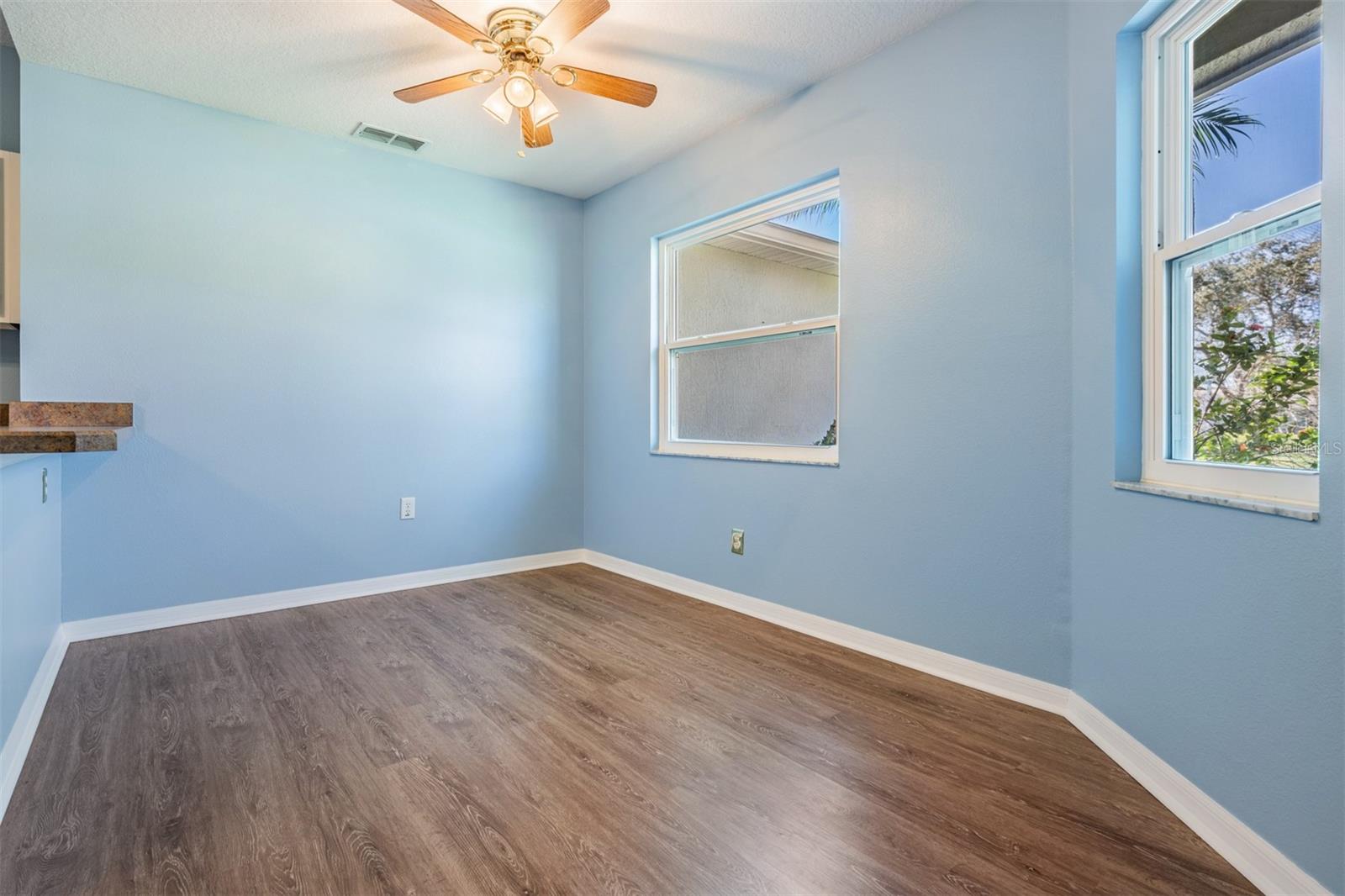 10237 COLLAR DR