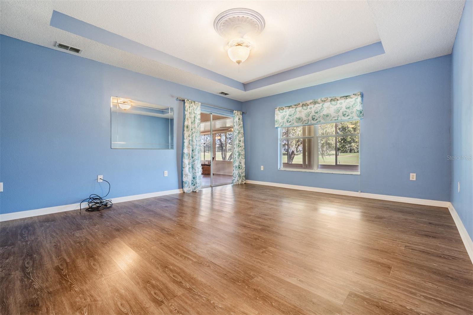 10237 COLLAR DR