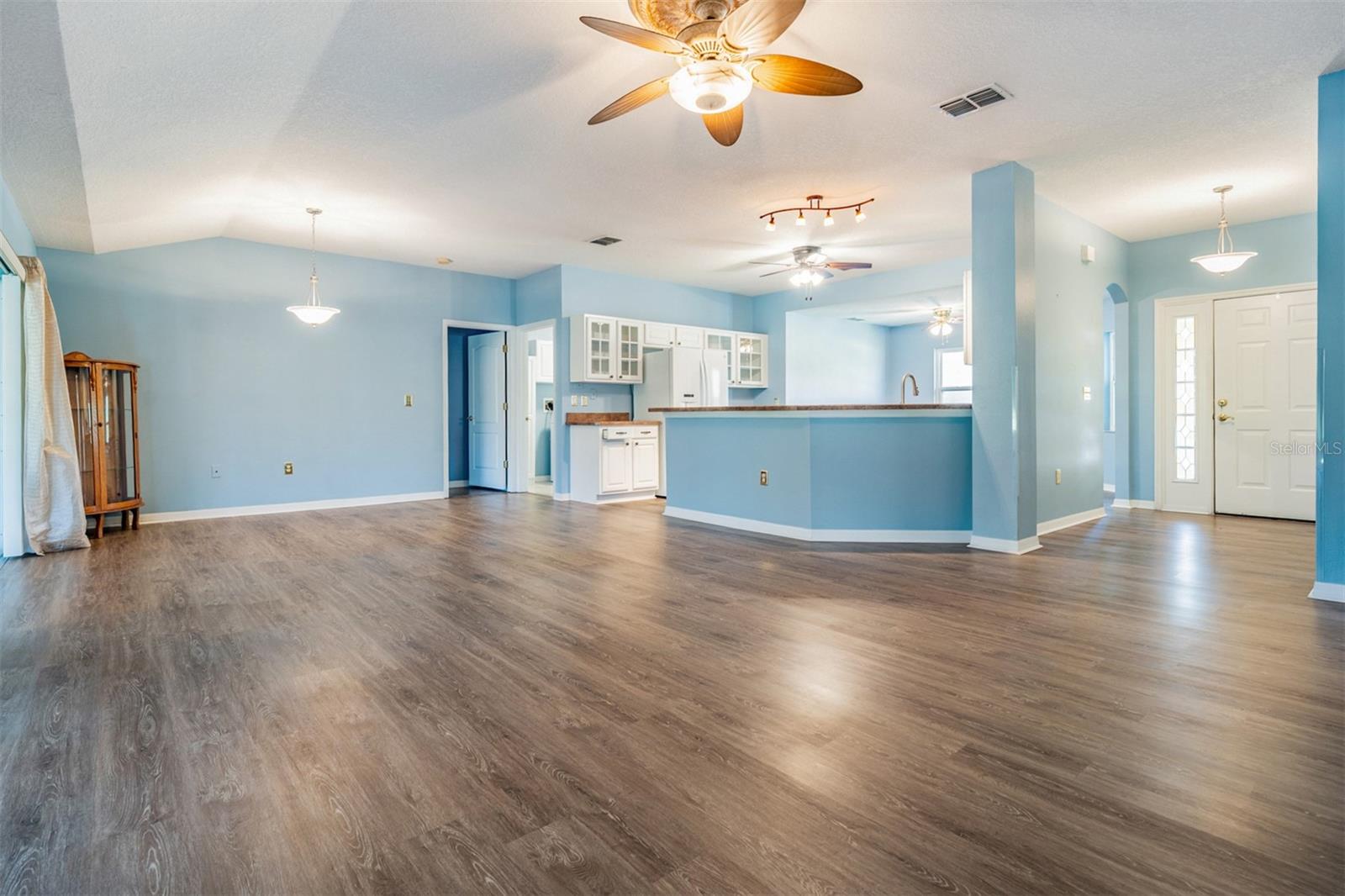 10237 COLLAR DR
