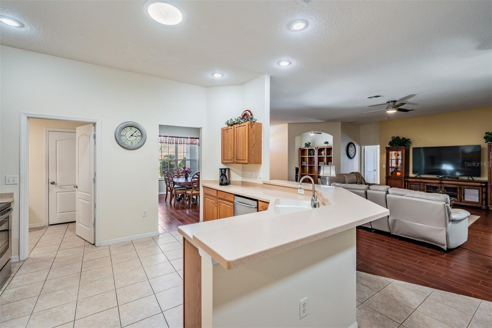 10216 MOSHIE LN