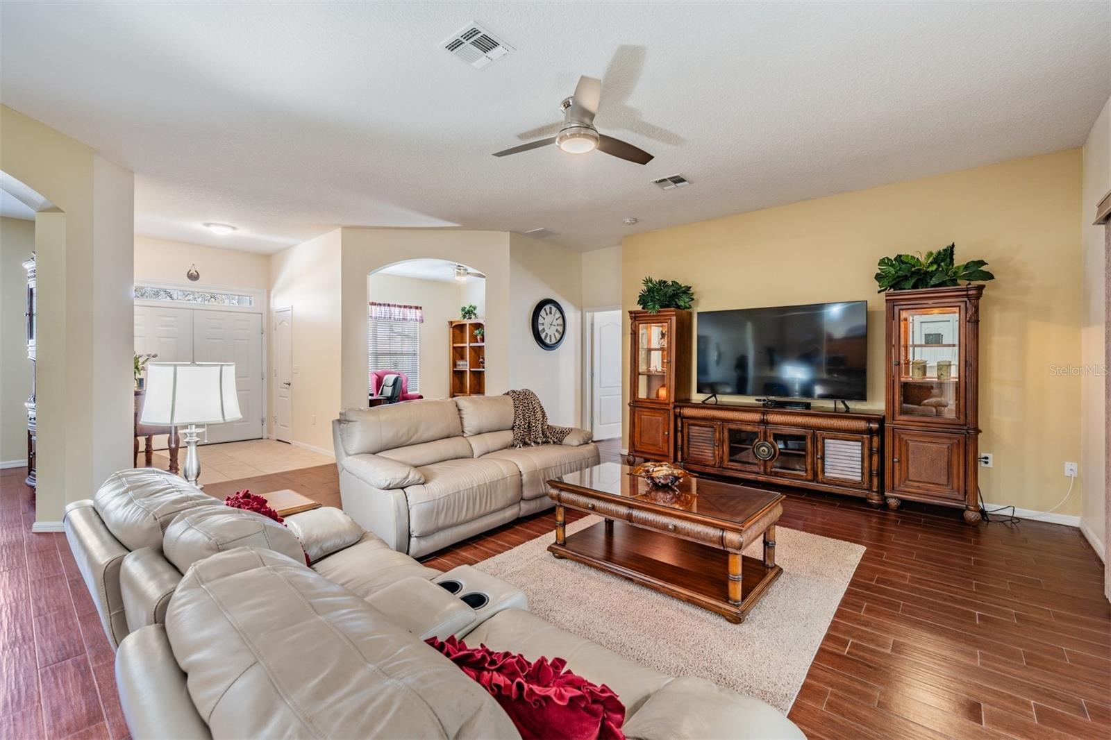 10216 MOSHIE LN