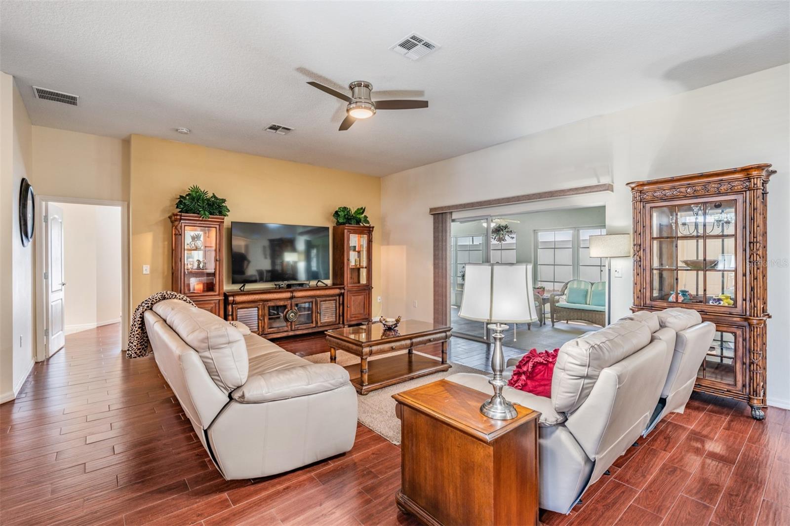 10216 MOSHIE LN