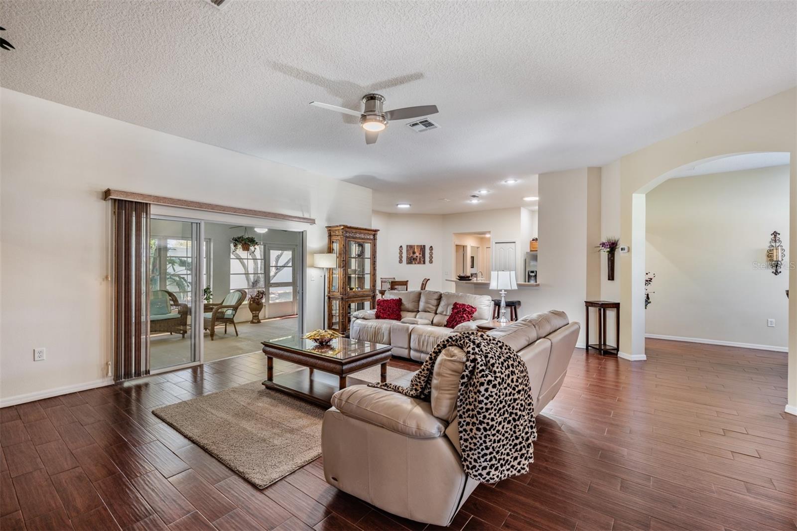 10216 MOSHIE LN
