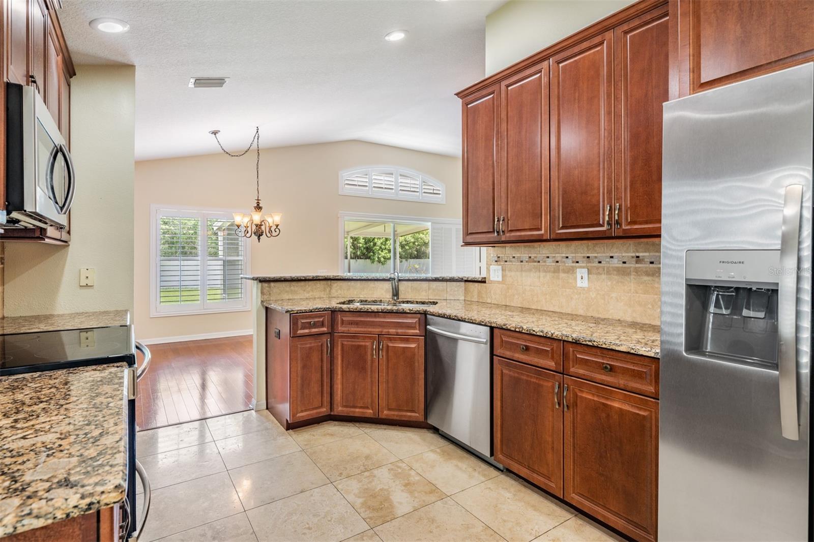 5503 TERRAIN DE GOLF DR