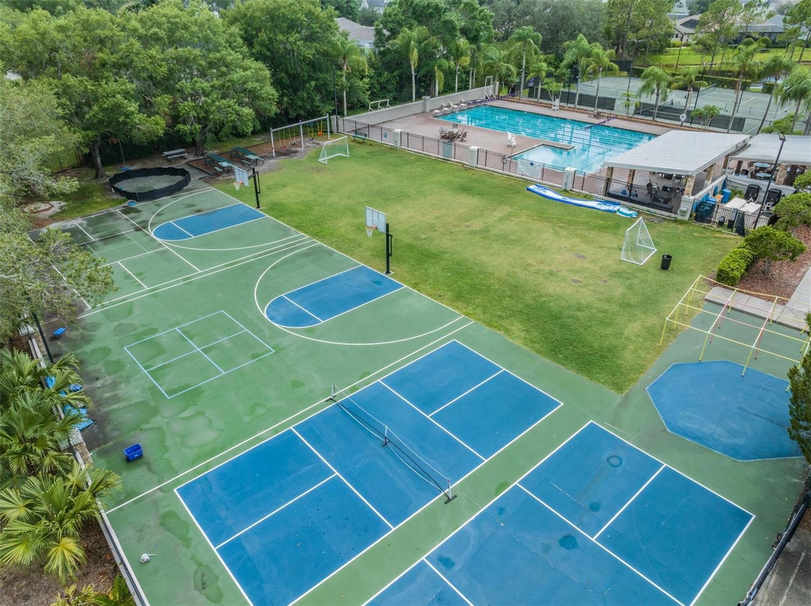 5503 TERRAIN DE GOLF DR