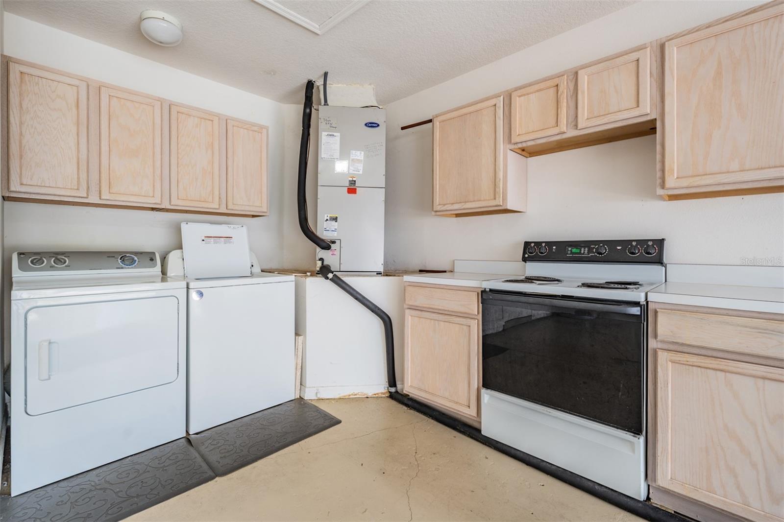 5503 TERRAIN DE GOLF DR