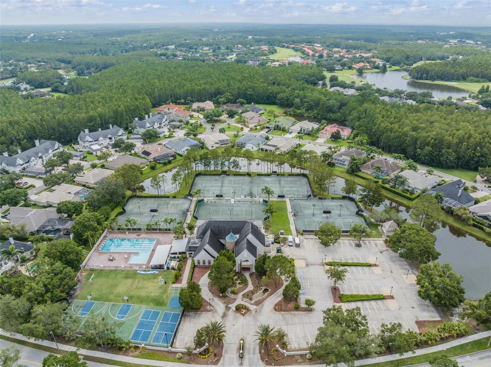 5503 TERRAIN DE GOLF DR