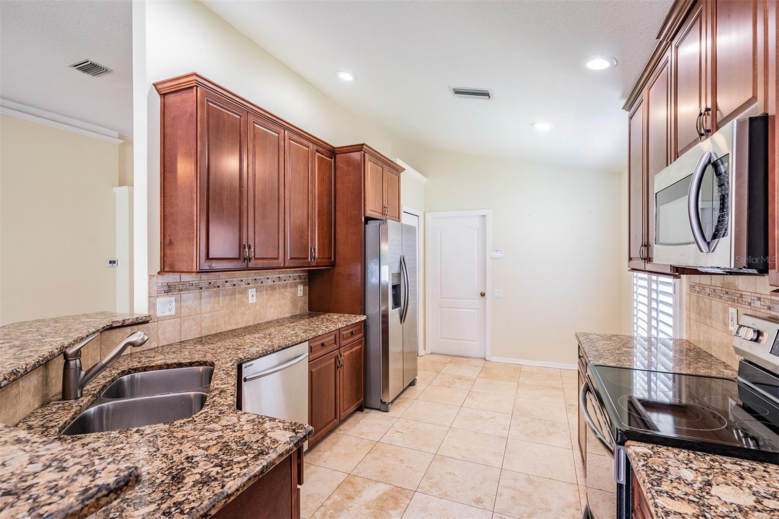 5503 TERRAIN DE GOLF DR