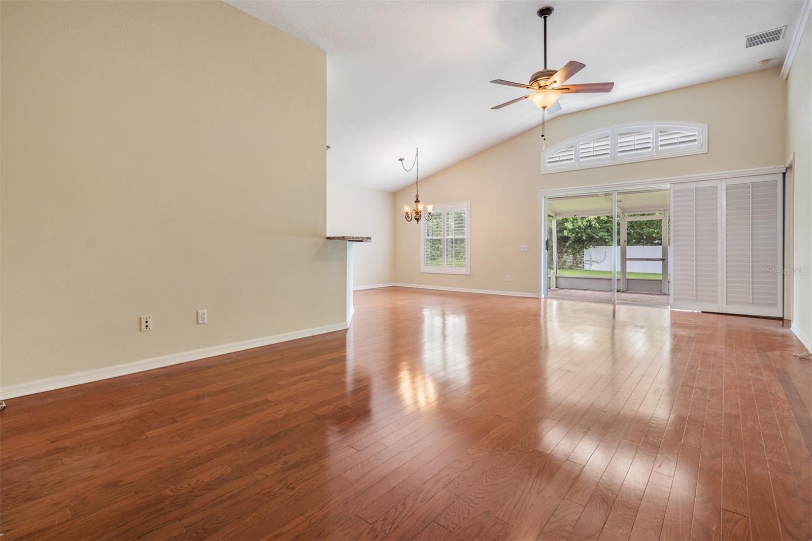 5503 TERRAIN DE GOLF DR