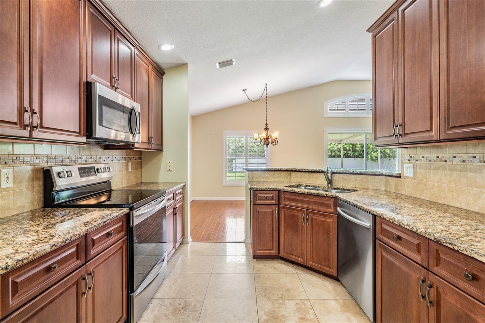 5503 TERRAIN DE GOLF DR