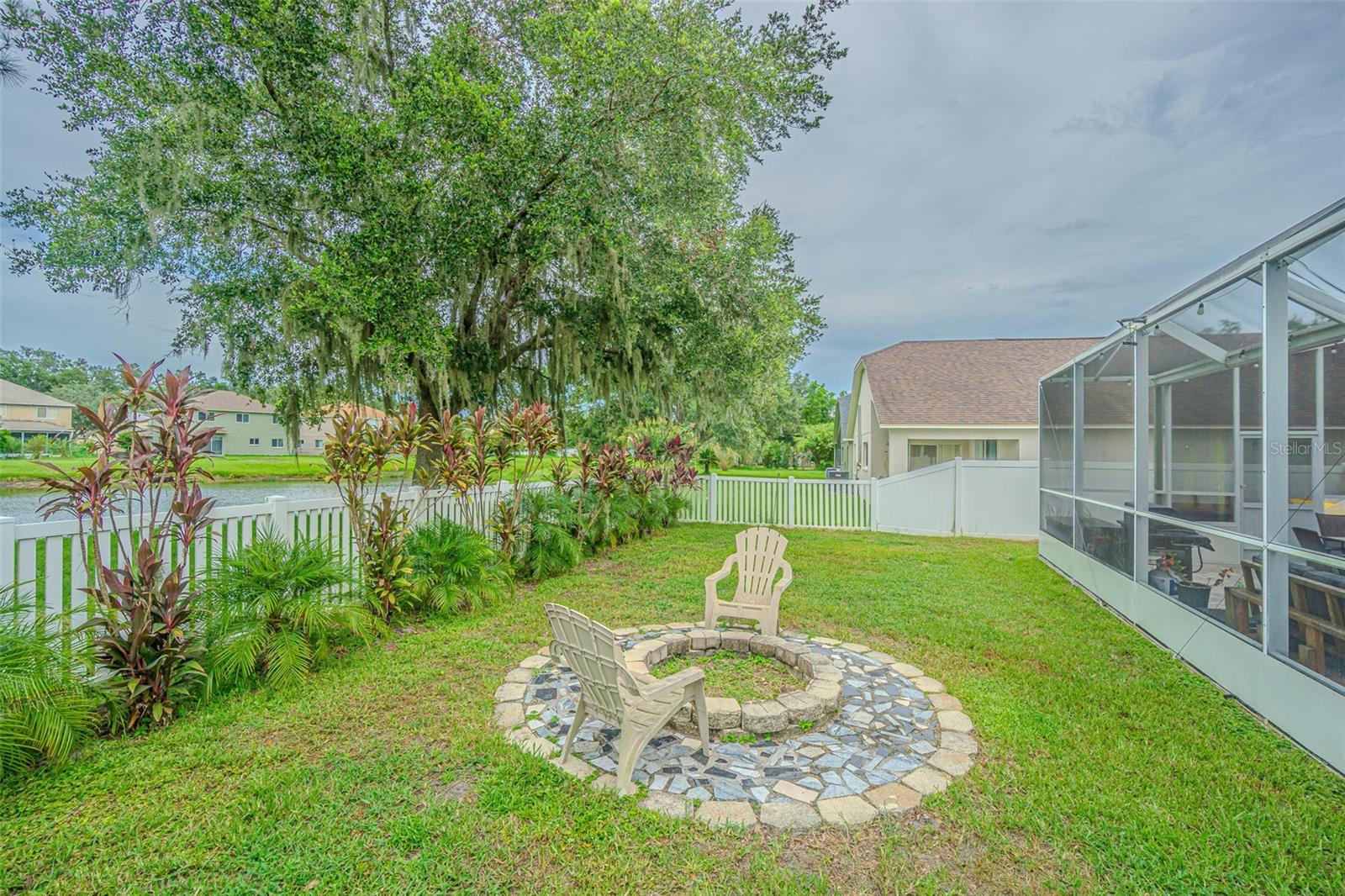 10427 LUCAYA DR