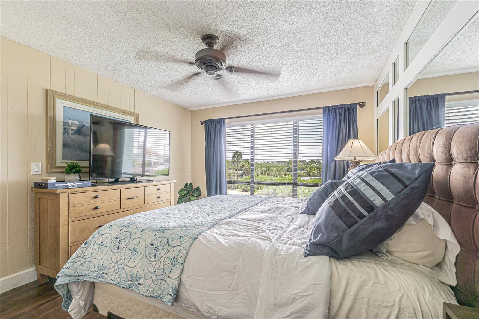 1 WINDRUSH BLVD #54