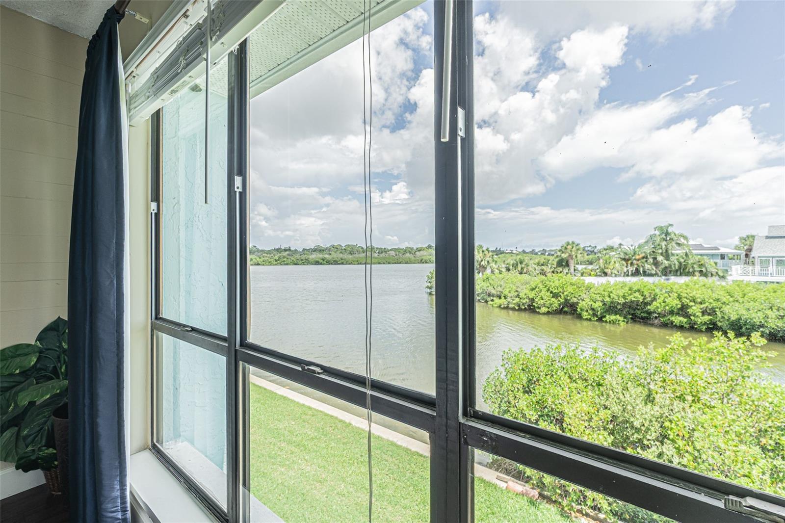 1 WINDRUSH BLVD #54